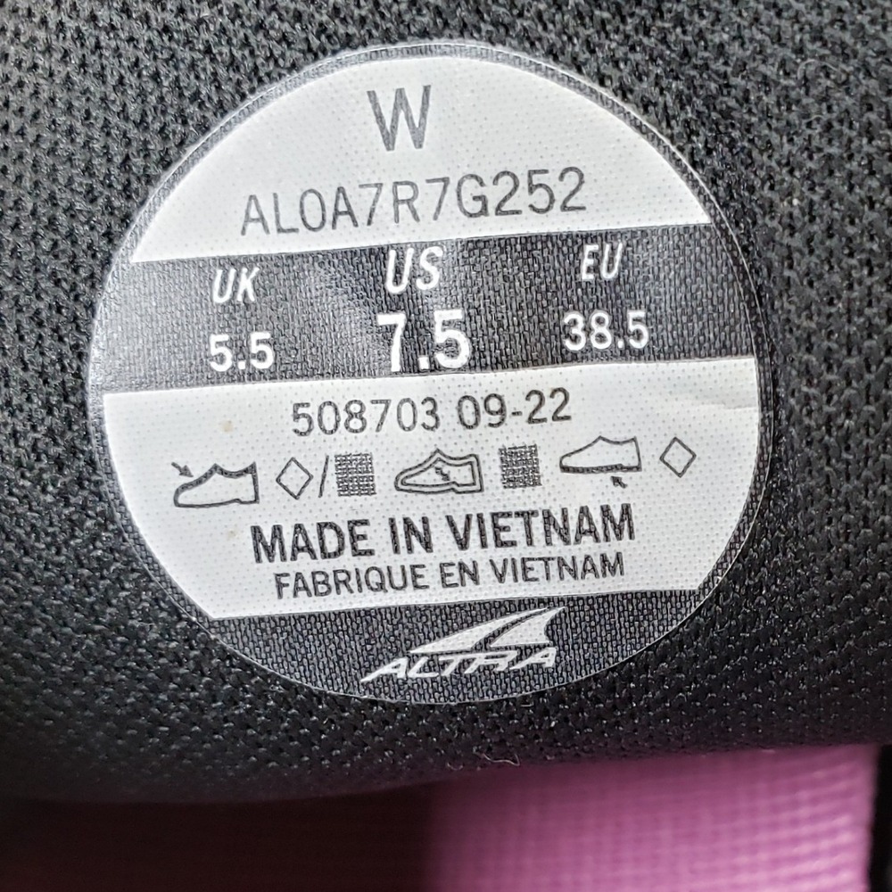 Altra Lone Peak 7 Trail Running Shoes Dark Purple Pink Outdoor Gorpcore Size 7.5 - Picture 3 of 11
